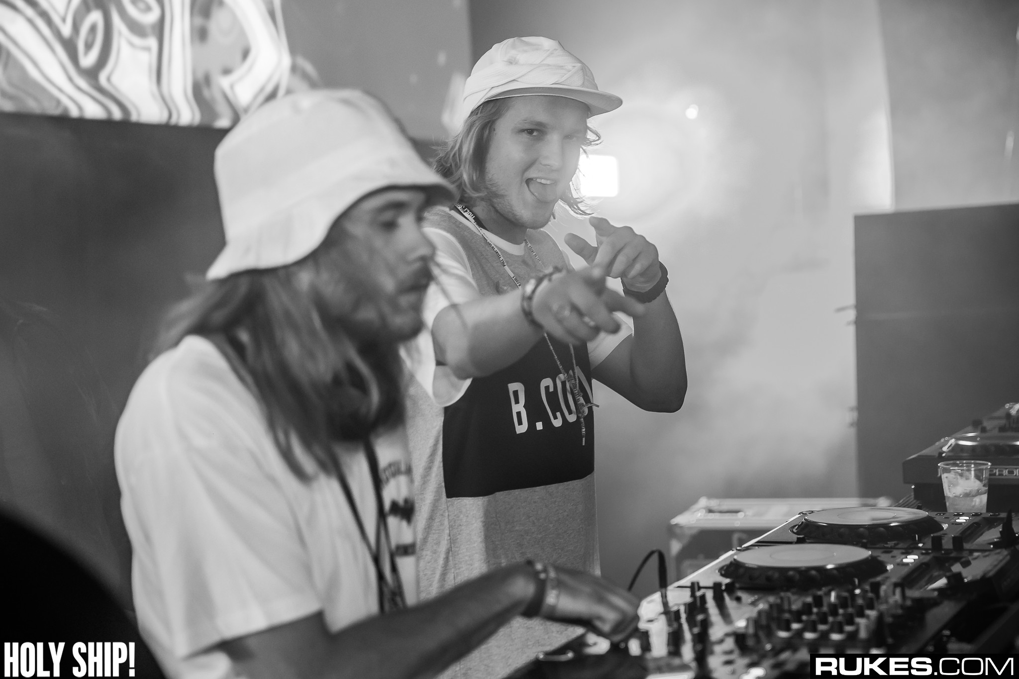 holyship16f 091