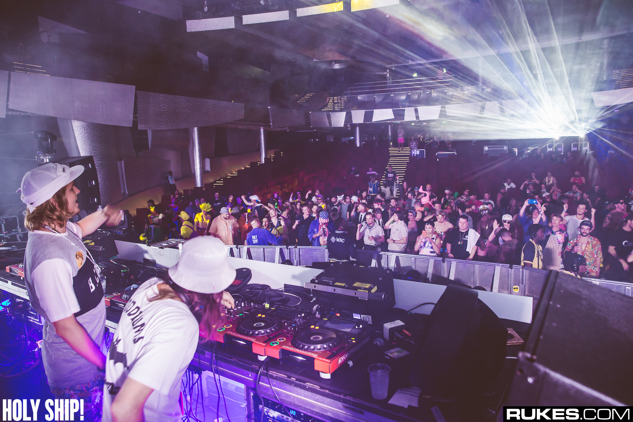 holyship16f 093