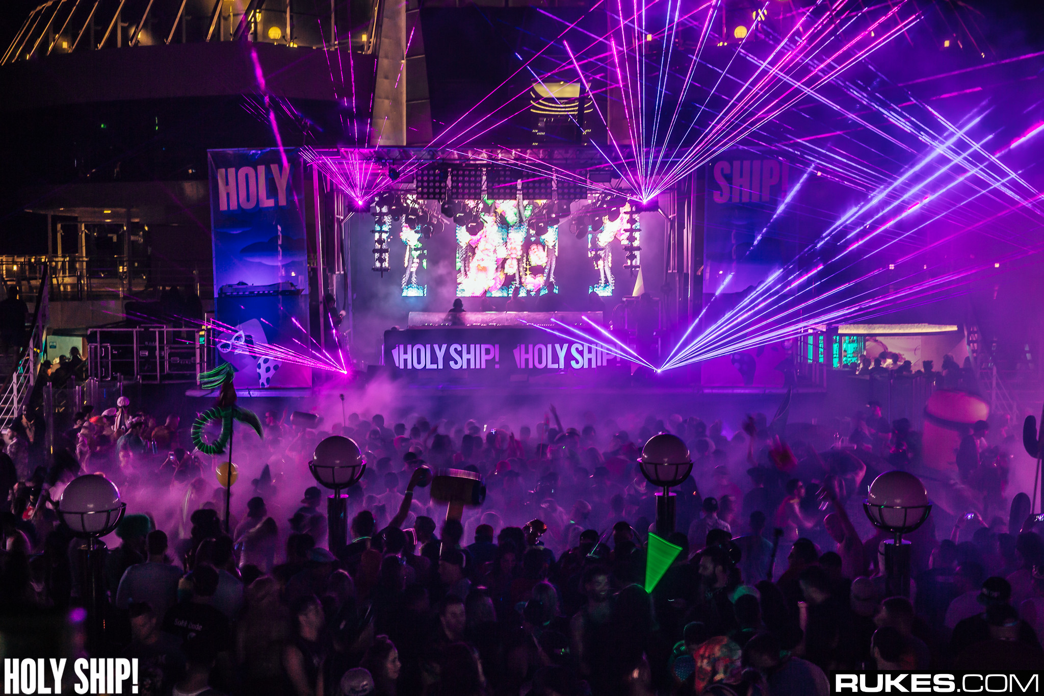 holyship16f 094