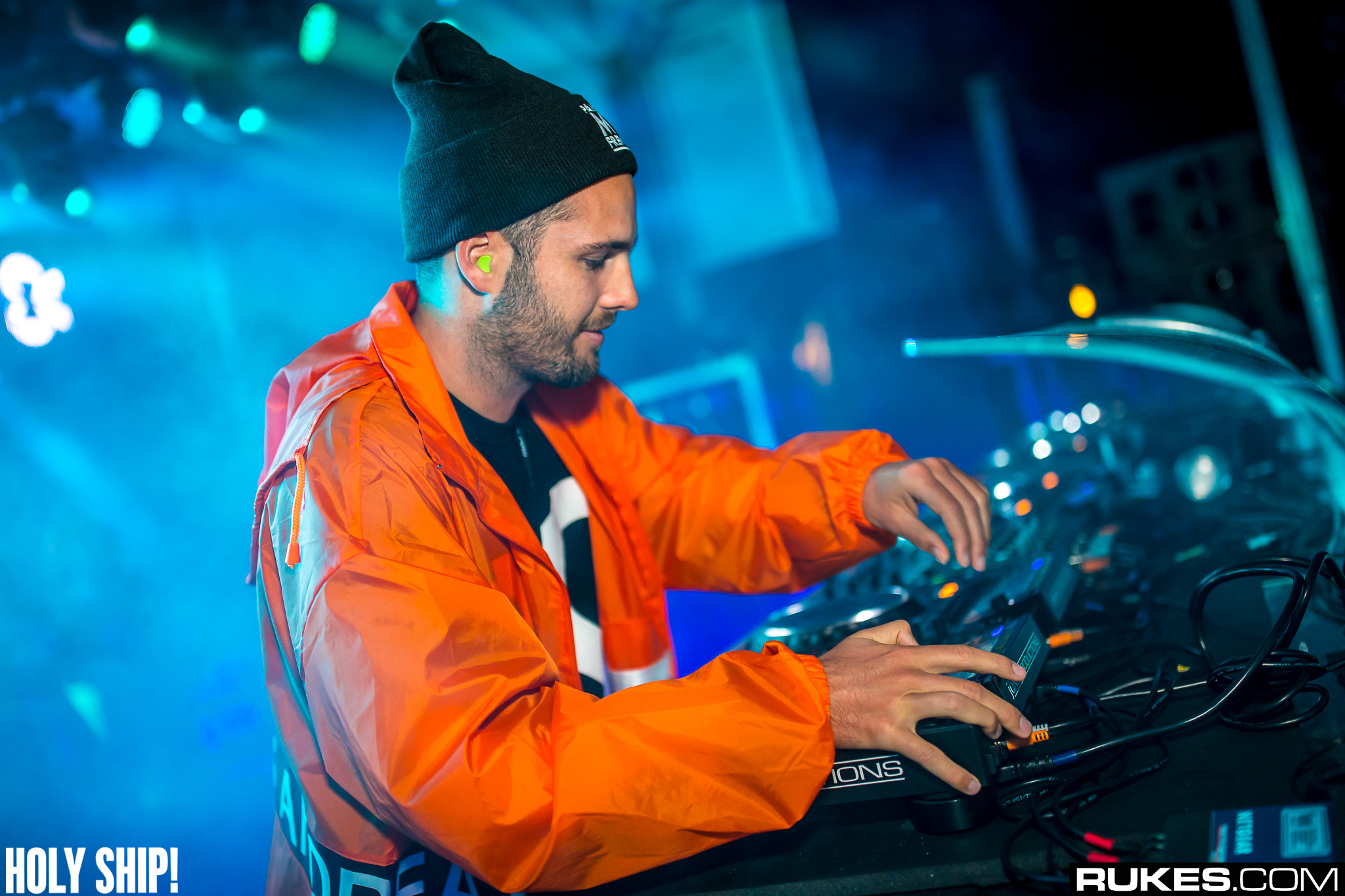 holyship16f 127