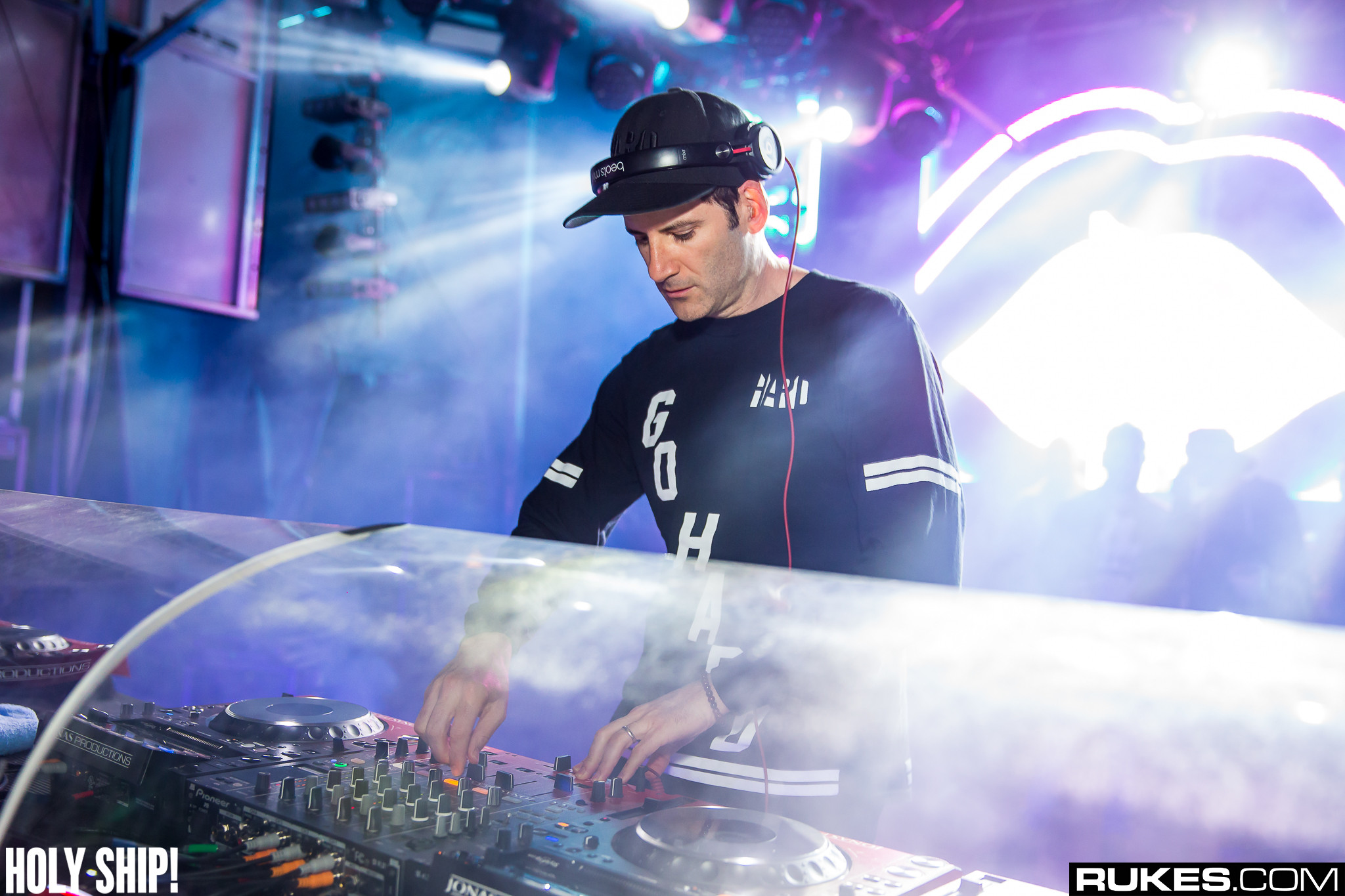 holyship16f 140