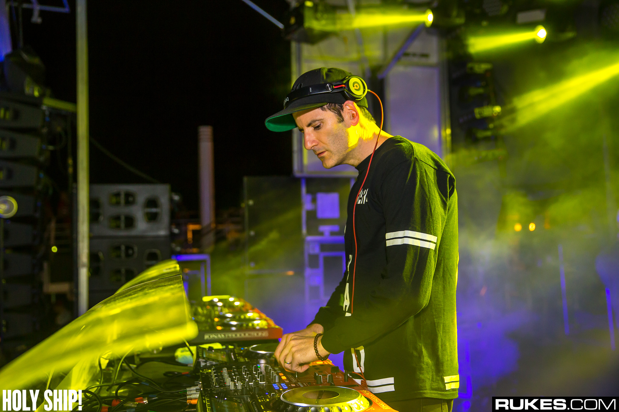 holyship16f 142