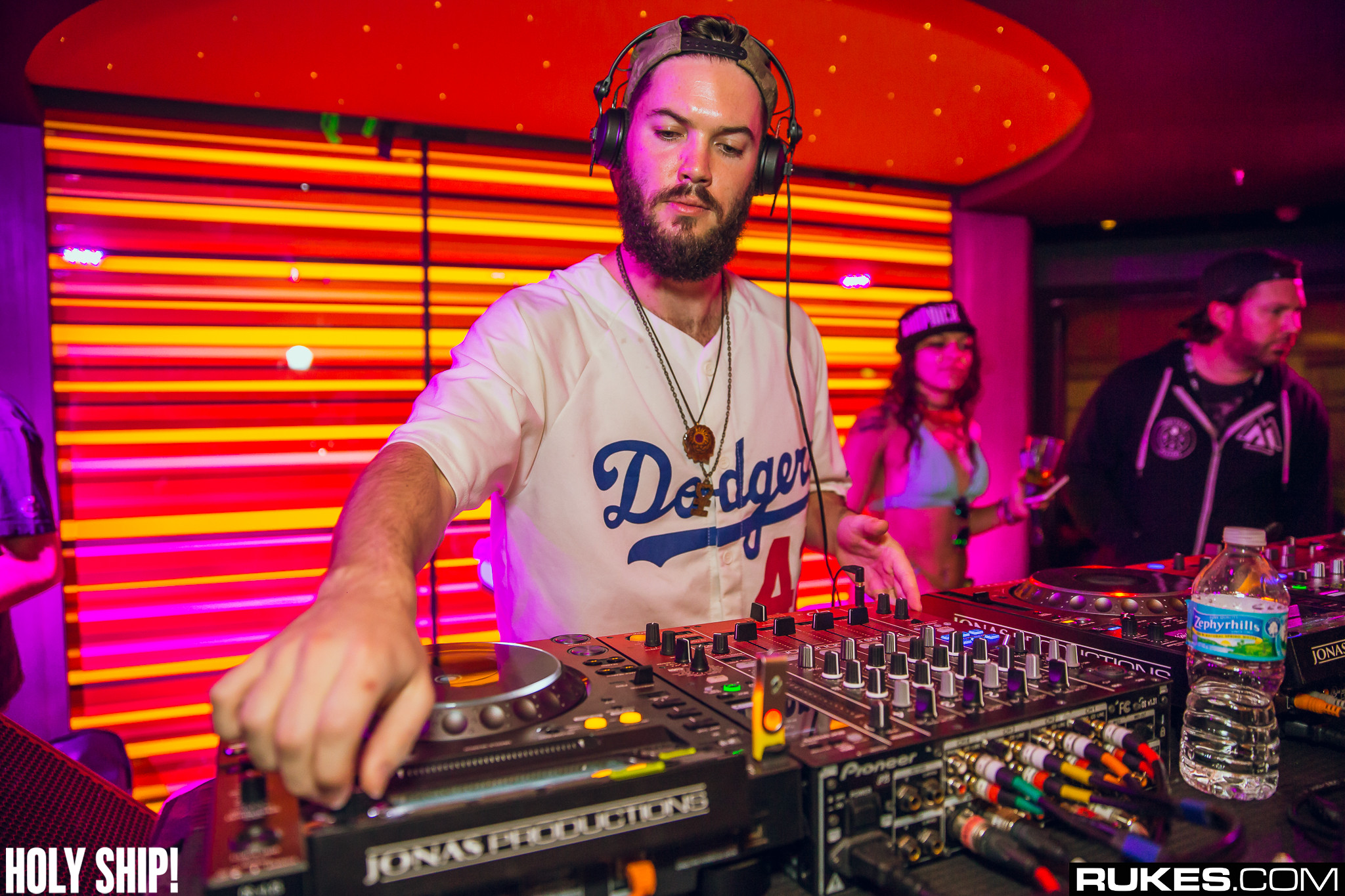 holyship16f 148
