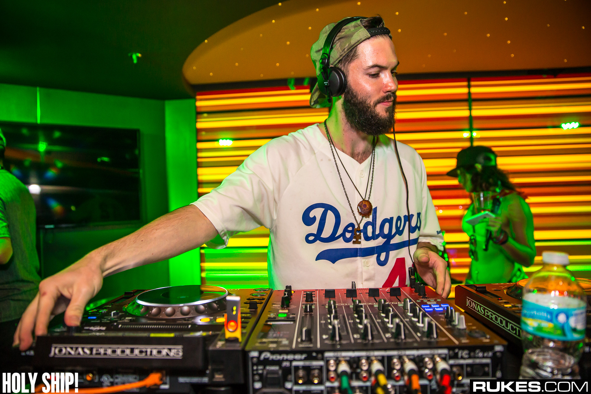 holyship16f 149