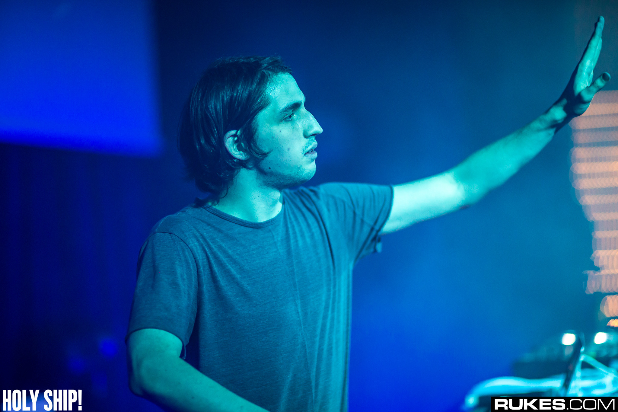 holyship16f 157