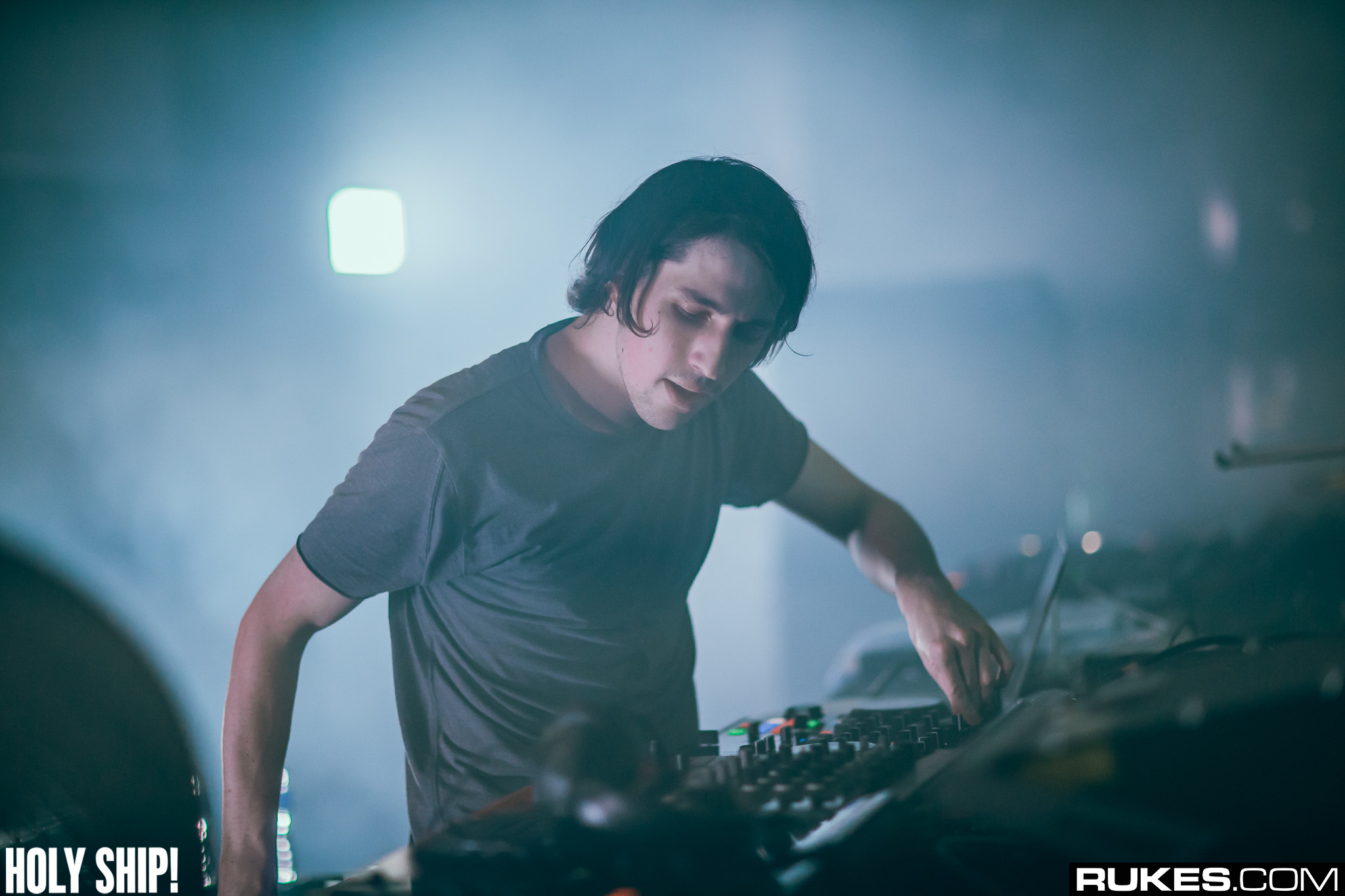 holyship16f 158
