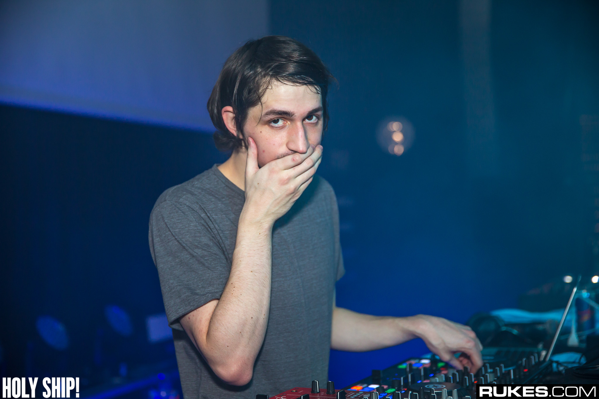 holyship16f 160