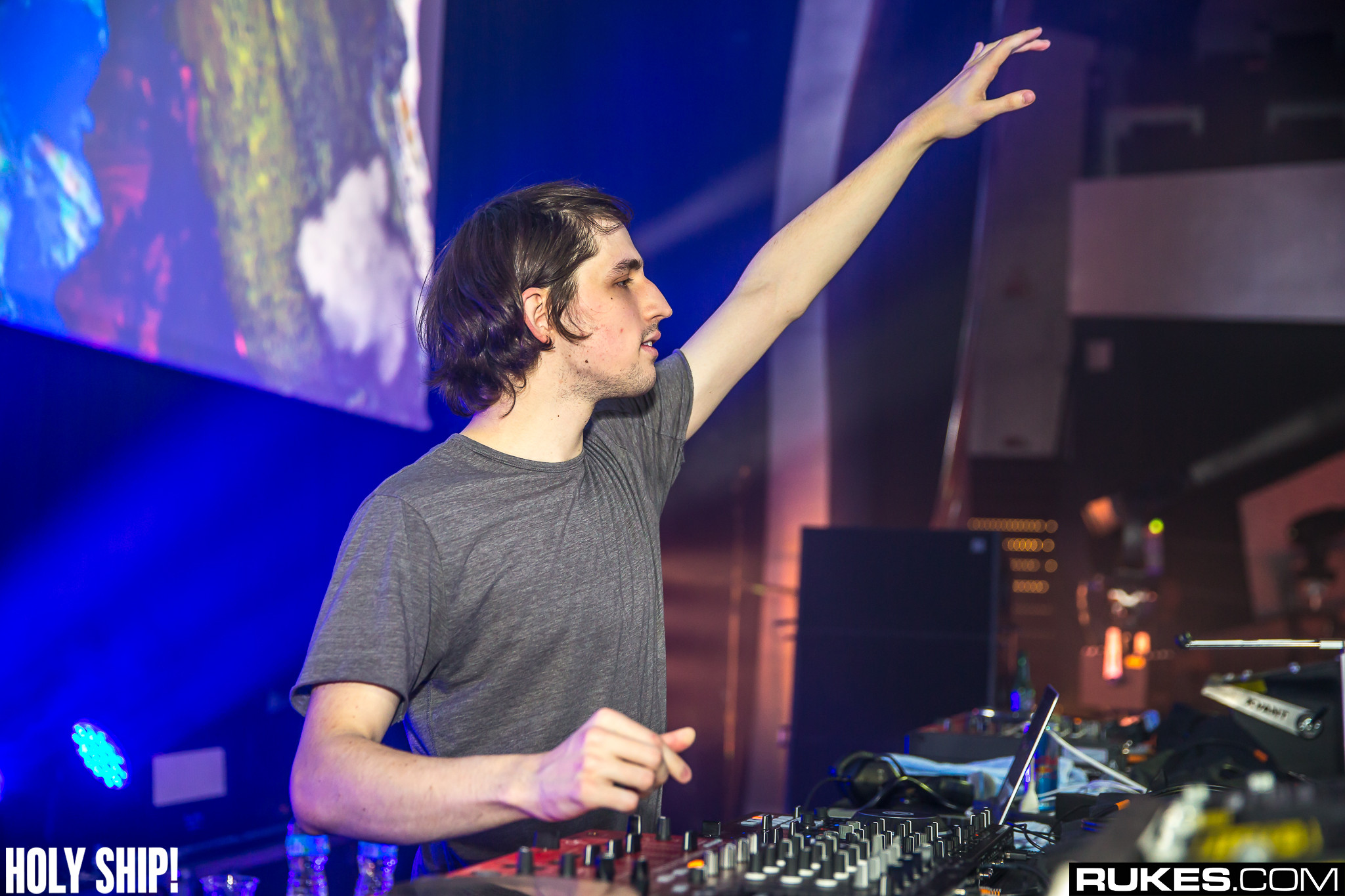 holyship16f 162