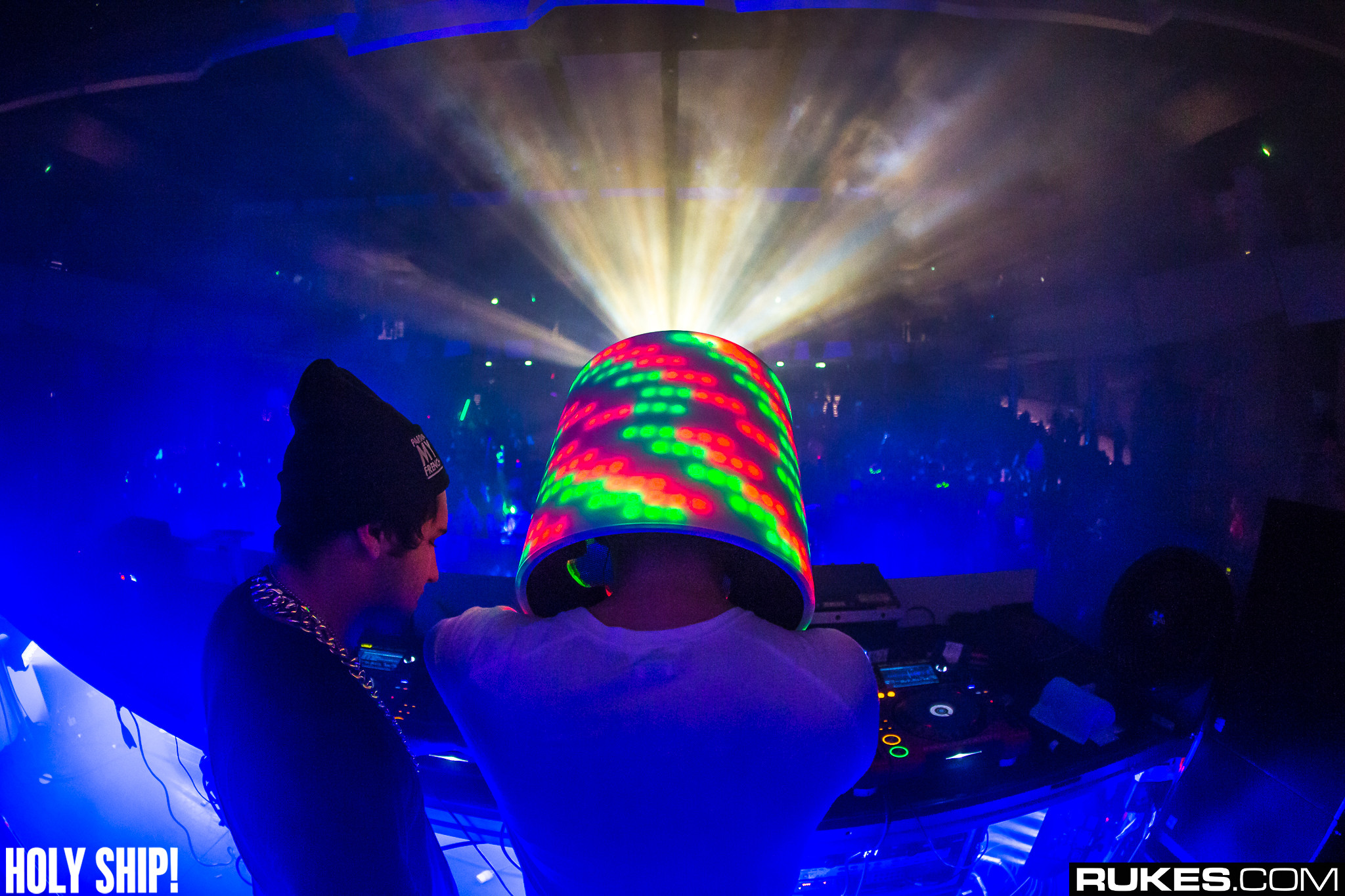holyship16f 180