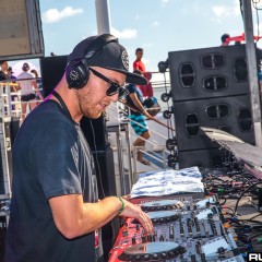 holyship16f_028.jpg