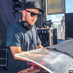 holyship16f_029.jpg