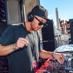 holyship16f_030.jpg