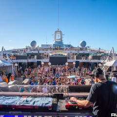 holyship16f_031.jpg