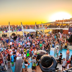 holyship16f_045.jpg