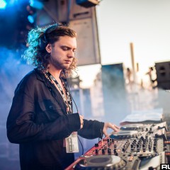holyship16f_046.jpg