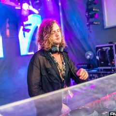 holyship16f_047.jpg