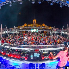 holyship16f_084.jpg