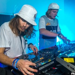 holyship16f_092.jpg