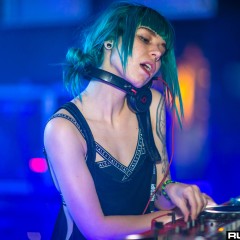 holyship16f_095.jpg