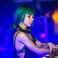 holyship16f_100.jpg