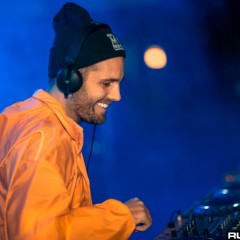 holyship16f_125.jpg
