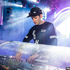 holyship16f_140.jpg
