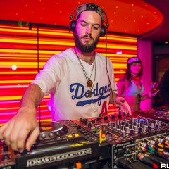 holyship16f_148.jpg