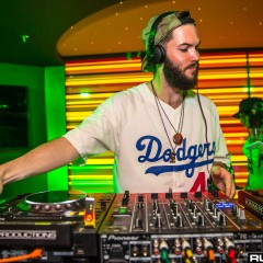 holyship16f_149.jpg