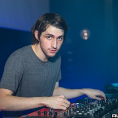 holyship16f_161.jpg