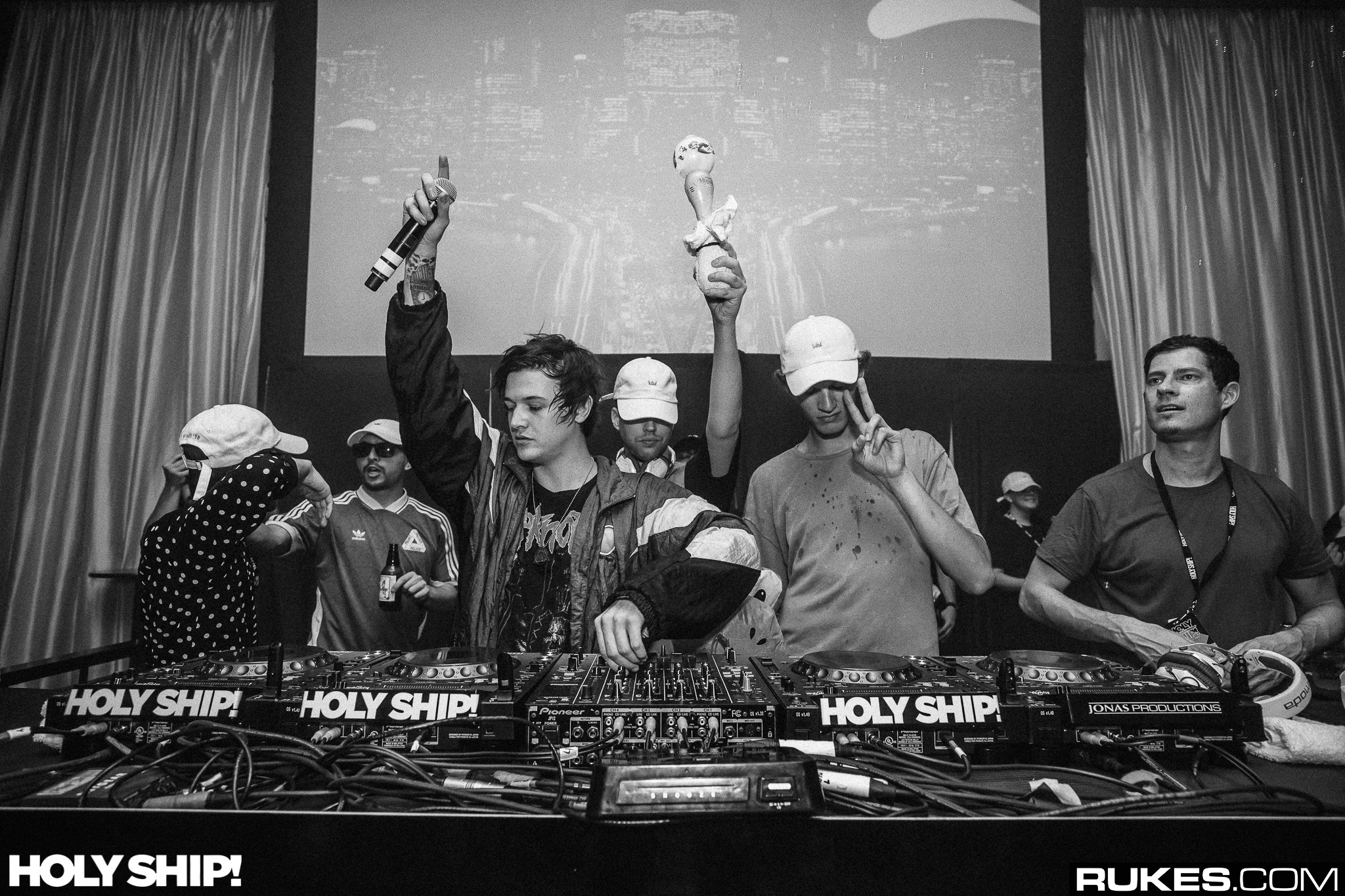 holyship17c 155