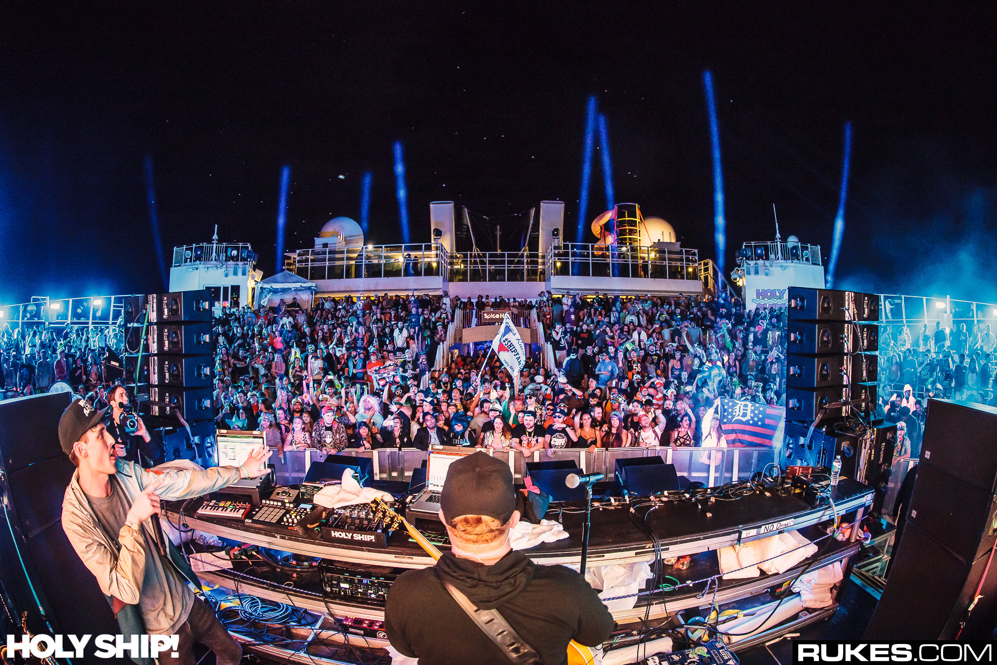 holyship17e 031