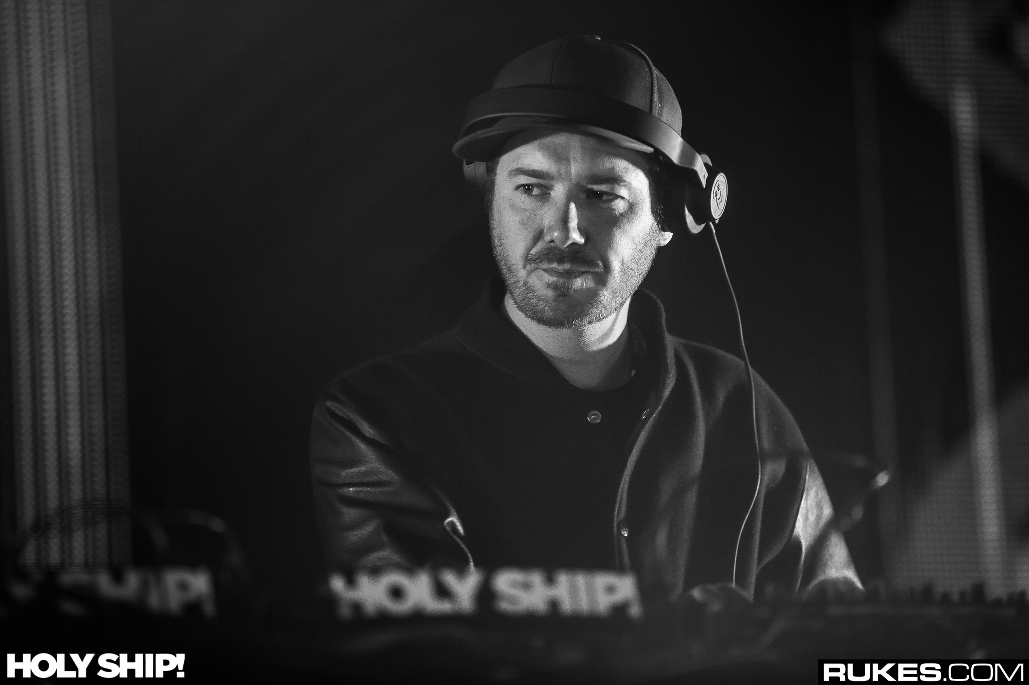 holyship17e 086