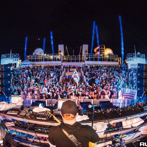 holyship17e 031