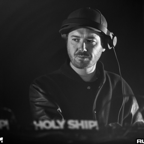 holyship17e_086.jpg