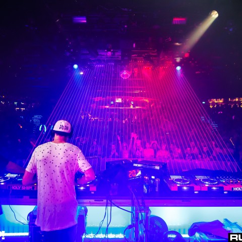 holyship17e_124.jpg