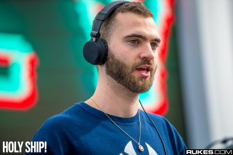 holyship18b_007