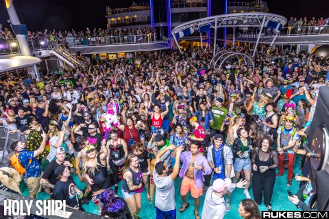 holyship18e_007
