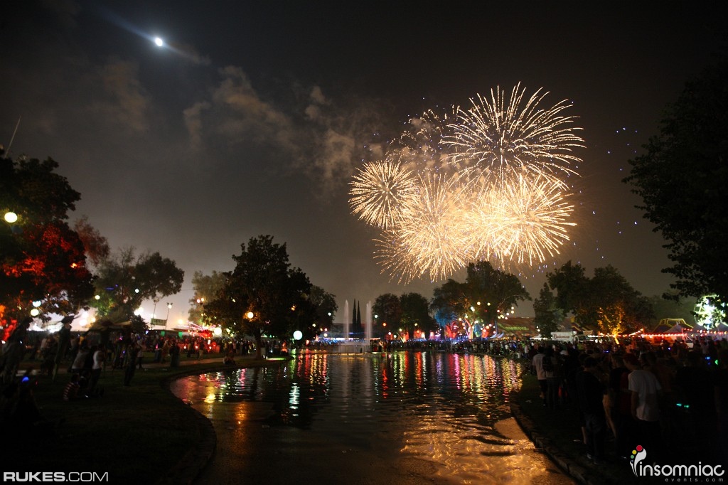 IMAGE: http://photo.rukes.com/nf08/slides/nf08%20184.jpg