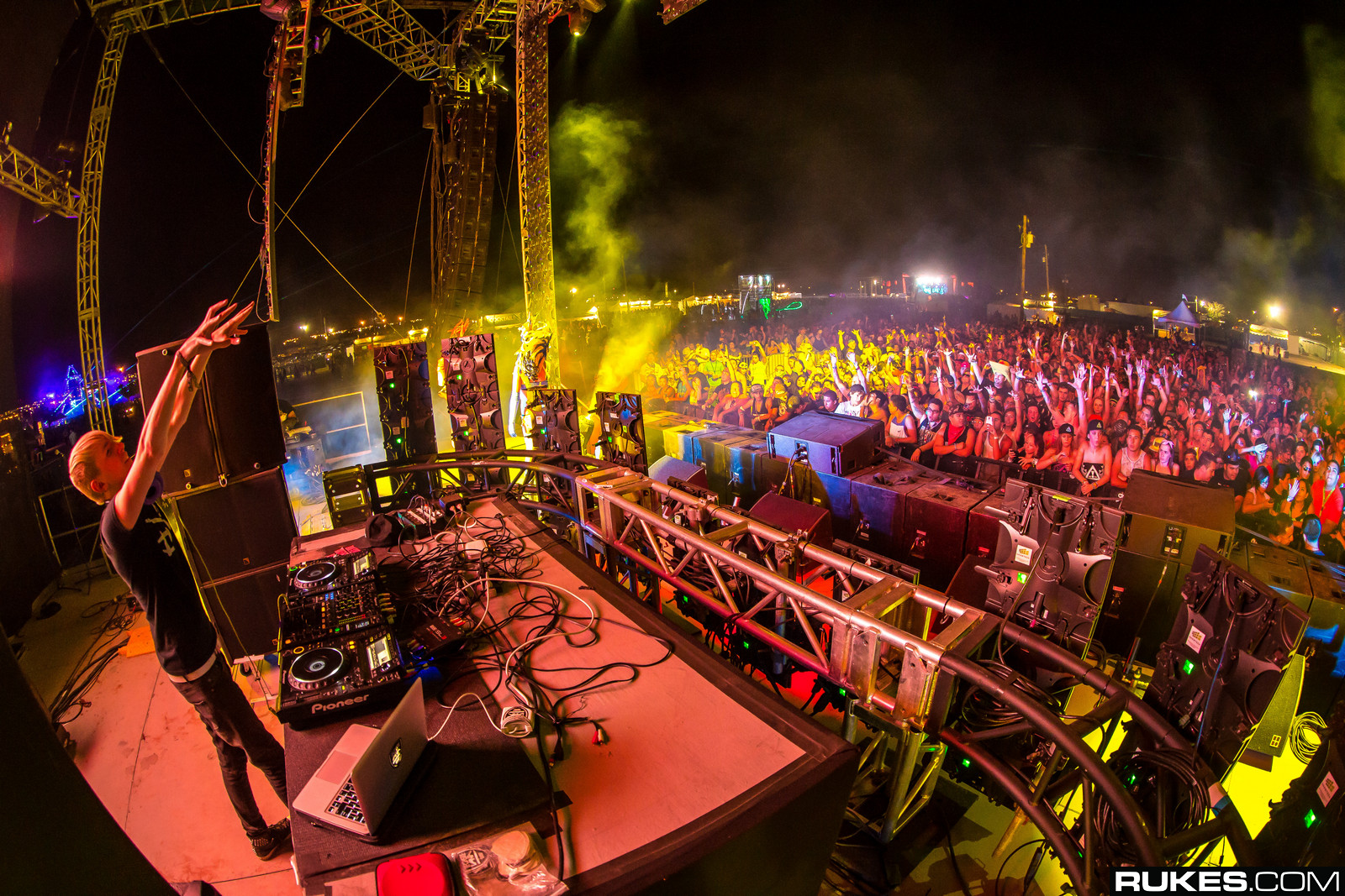 scmf13b_063.jpg