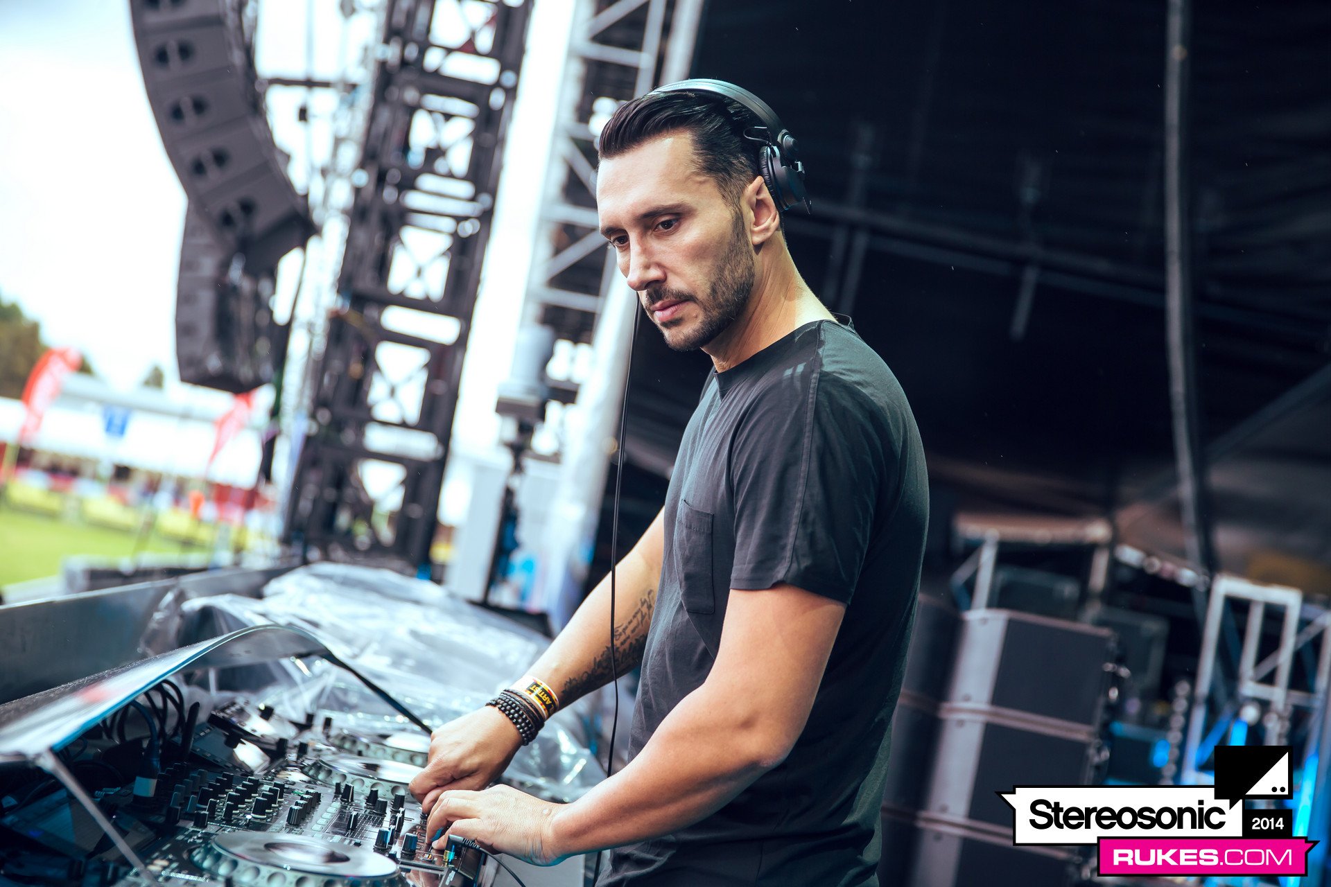 stereosonic14e 011
