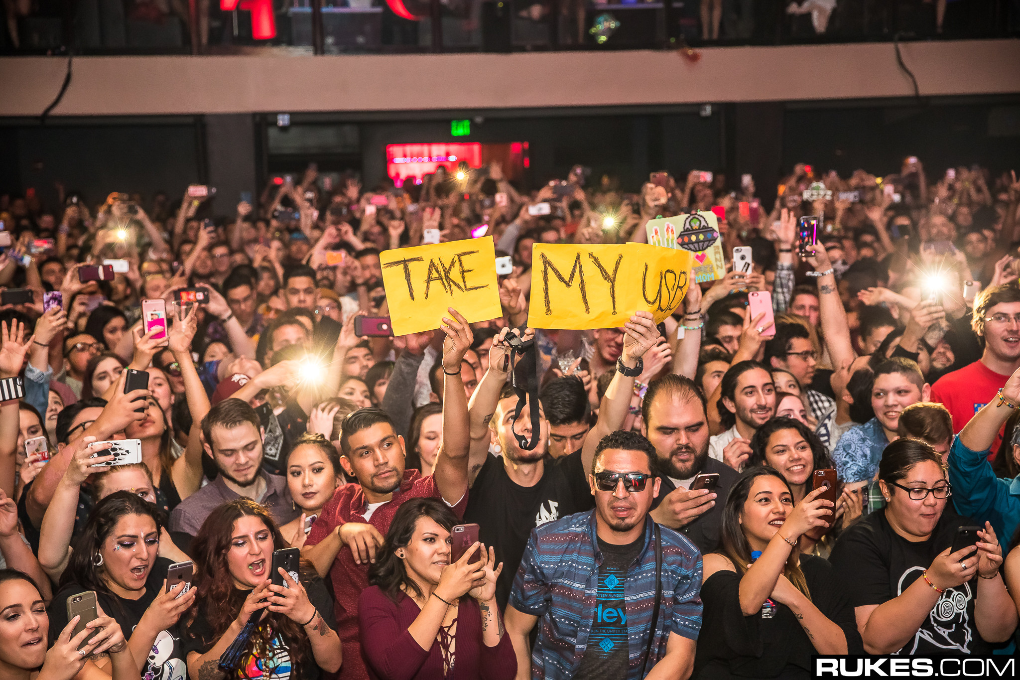 exchangela7 010