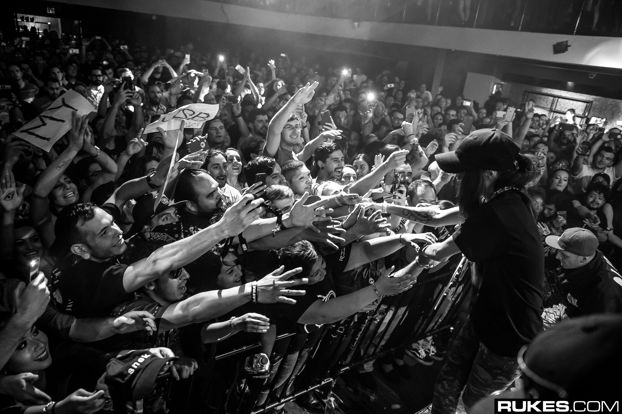 exchangela7 085