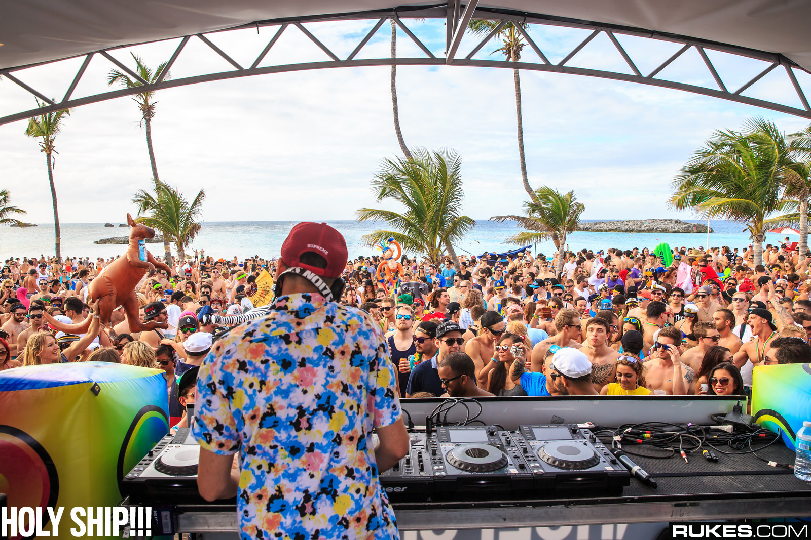 holyship14b_016.jpg