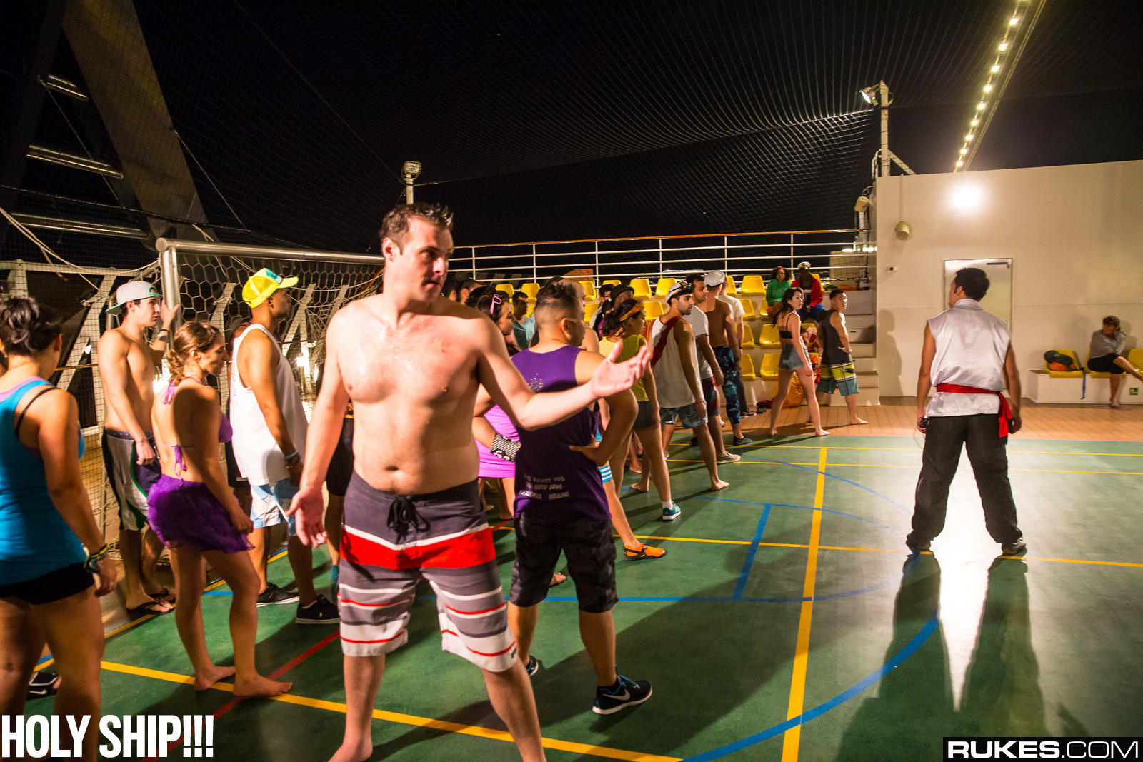 holyship14b_021.jpg