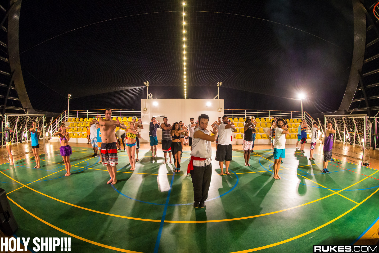 holyship14b_026.jpg