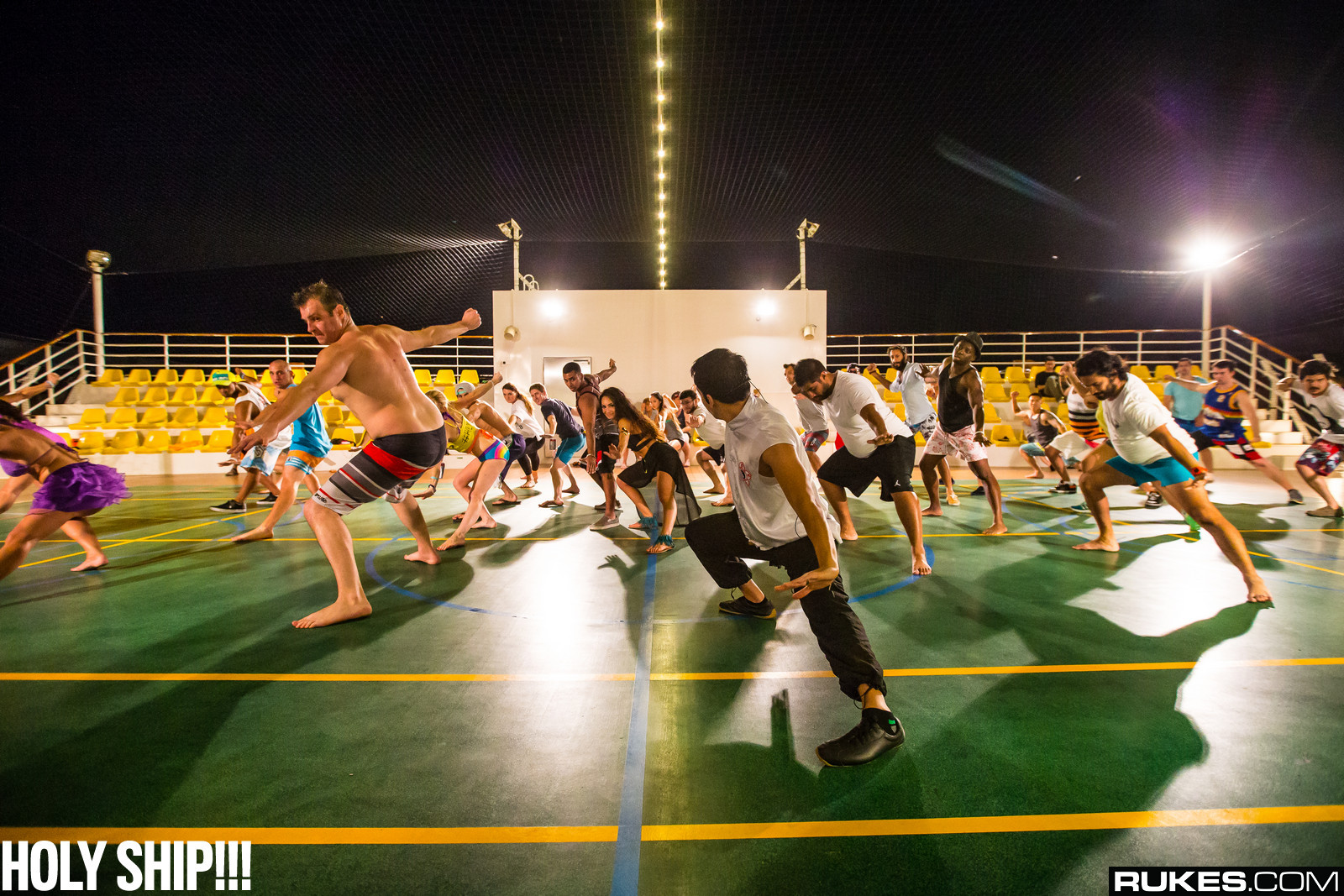 holyship14b_027.jpg