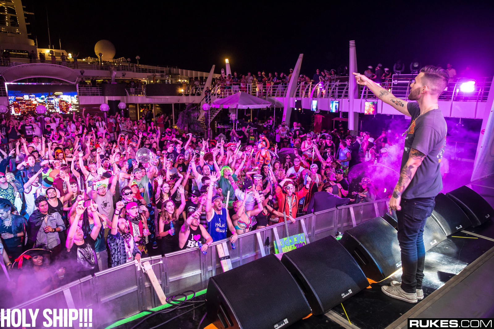 holyship14b_044.jpg