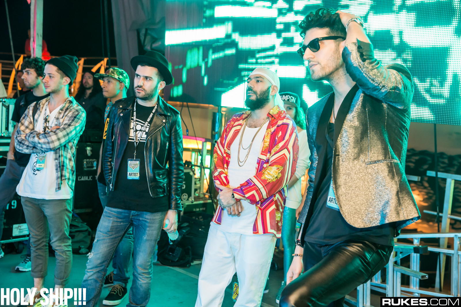 holyship14b_047.jpg
