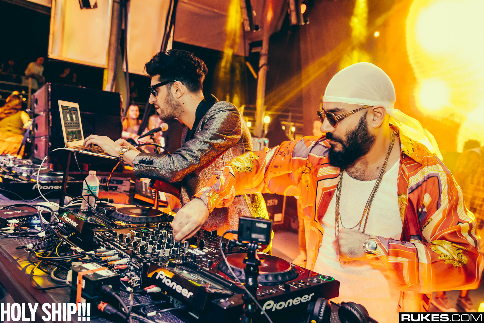 holyship14b_051.jpg