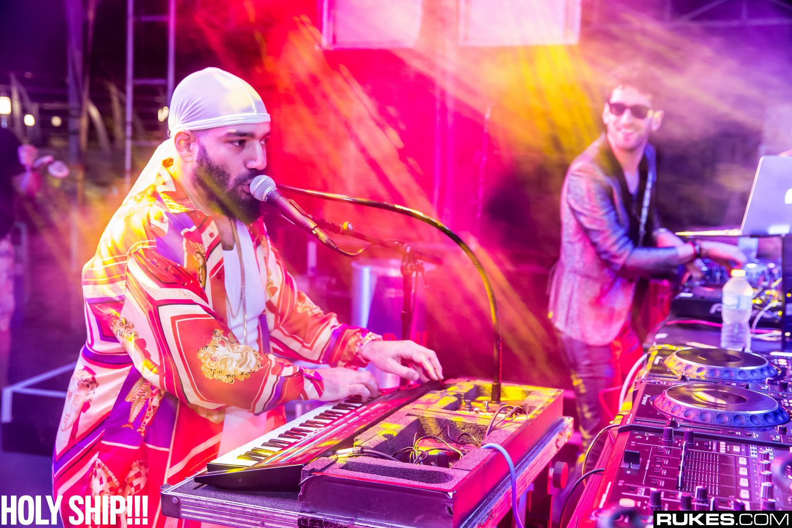 holyship14b_052.jpg